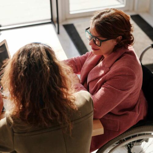 Ayudas compatibles para personas con incapacidad permanente total