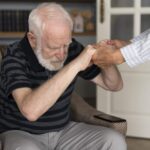 Cómo funciona la reducción de jornada por cuidado de mayores