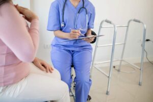 Cuidados necesarios tras la implantación para minimizar riesgos