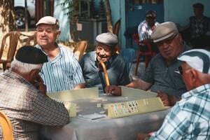 Regalos para mantener la mente activa de personas mayores