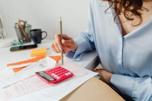 Cálculo de indemnización por despido de empleada de hogar
