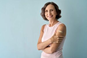 Síntomas y efectos secundarios de la vacuna de la gripe en personas mayores de 65 años