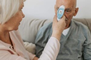 Síntomas de la amigdalitis en personas mayores