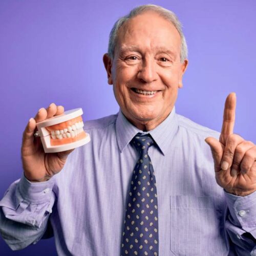 Todo sobre la higiene bucodental en personas mayores