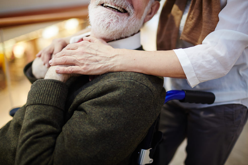 Cómo poner doble pañal en ancianos de forma segura y eficaz