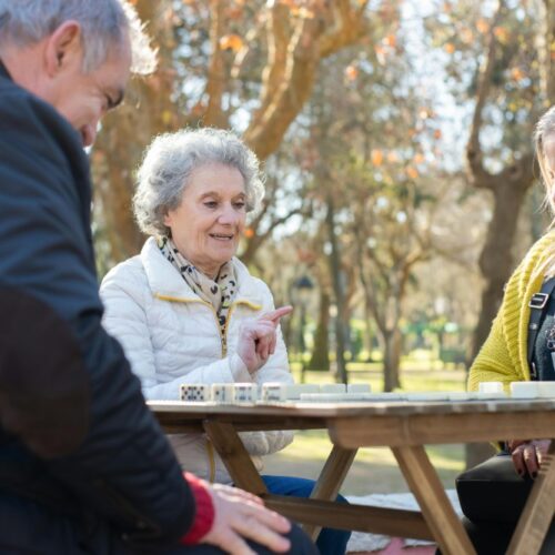 Juegos de mesa ideales para personas mayores con movilidad reducida