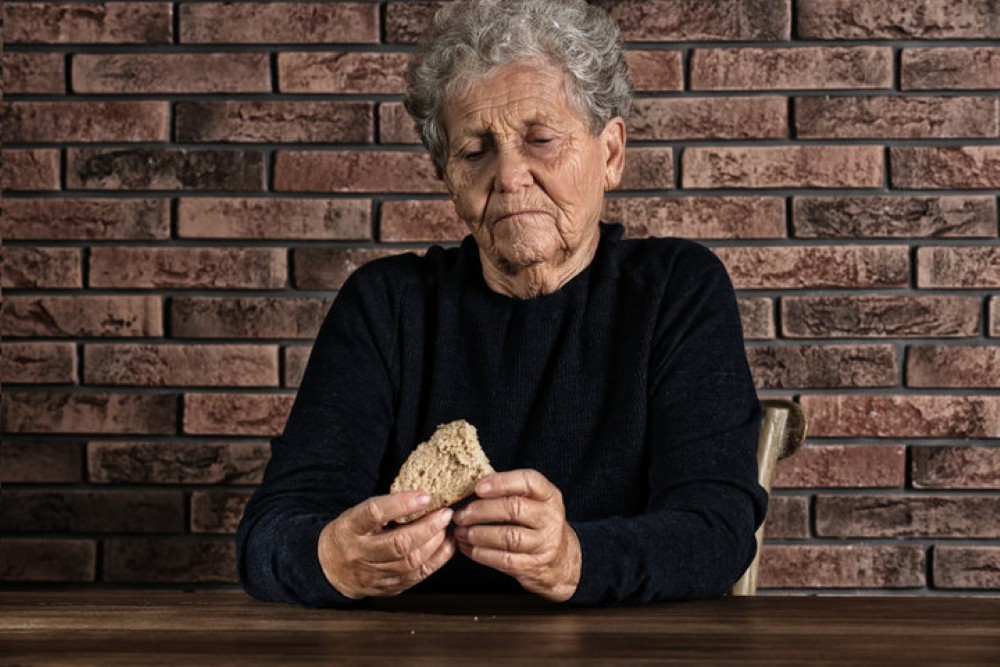 Qué hacer cuando un anciano no quiere comer guía para familiares y cuidadores
