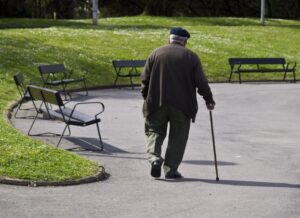 Cómo mejorar el equilibrio en personas mayores
