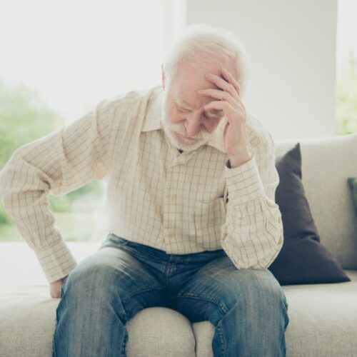 Qué provoca la pérdida de equilibrio en ancianos