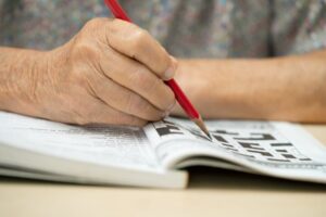 Juegos para personas con Alzheimer gratis recursos accesibles