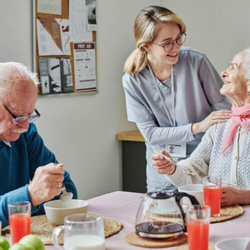 Montar-un-negocio-de-cuidado-de-personas-mayores-en-Espana